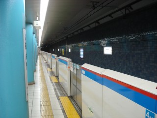 Платформа в метро